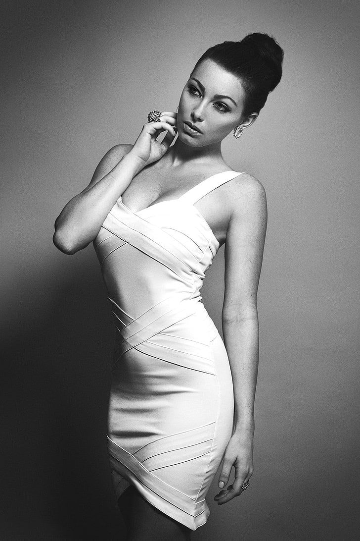 HD wallpaper: women, brunette, curvy, model, beauty, portrait