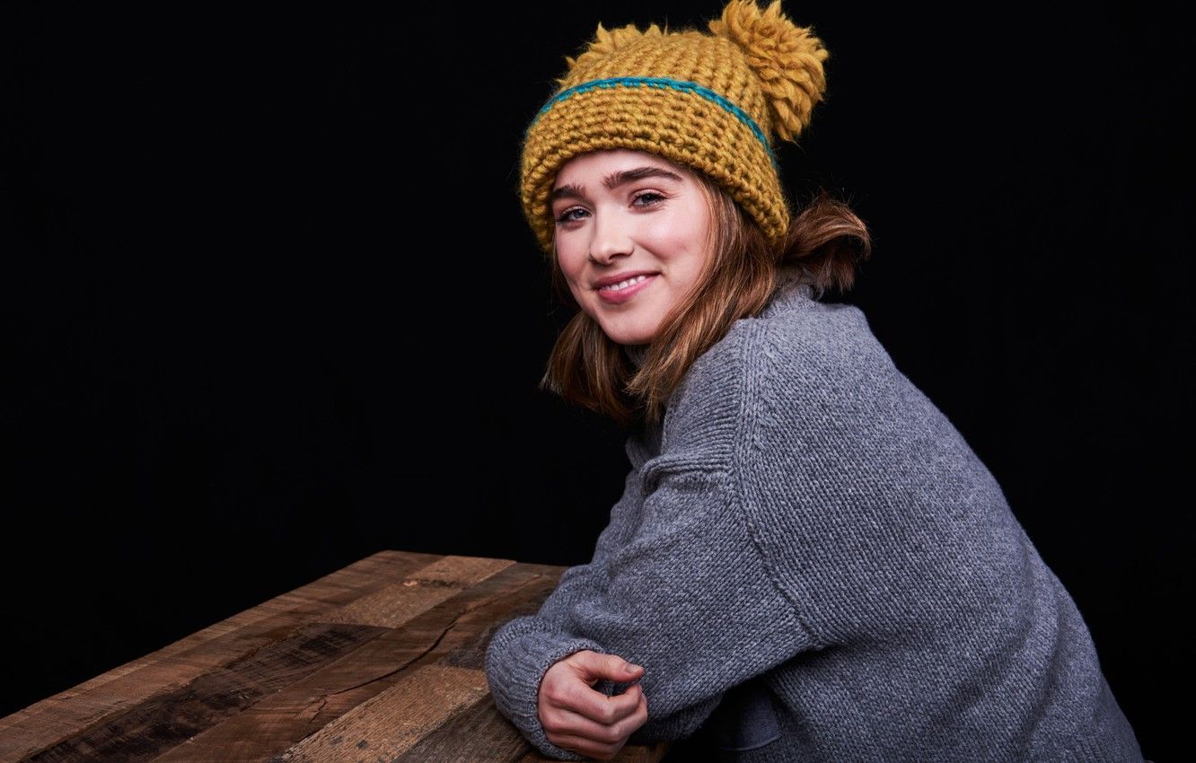 Wallpaper smile, actress, Haley Lu Richardson image for desktop