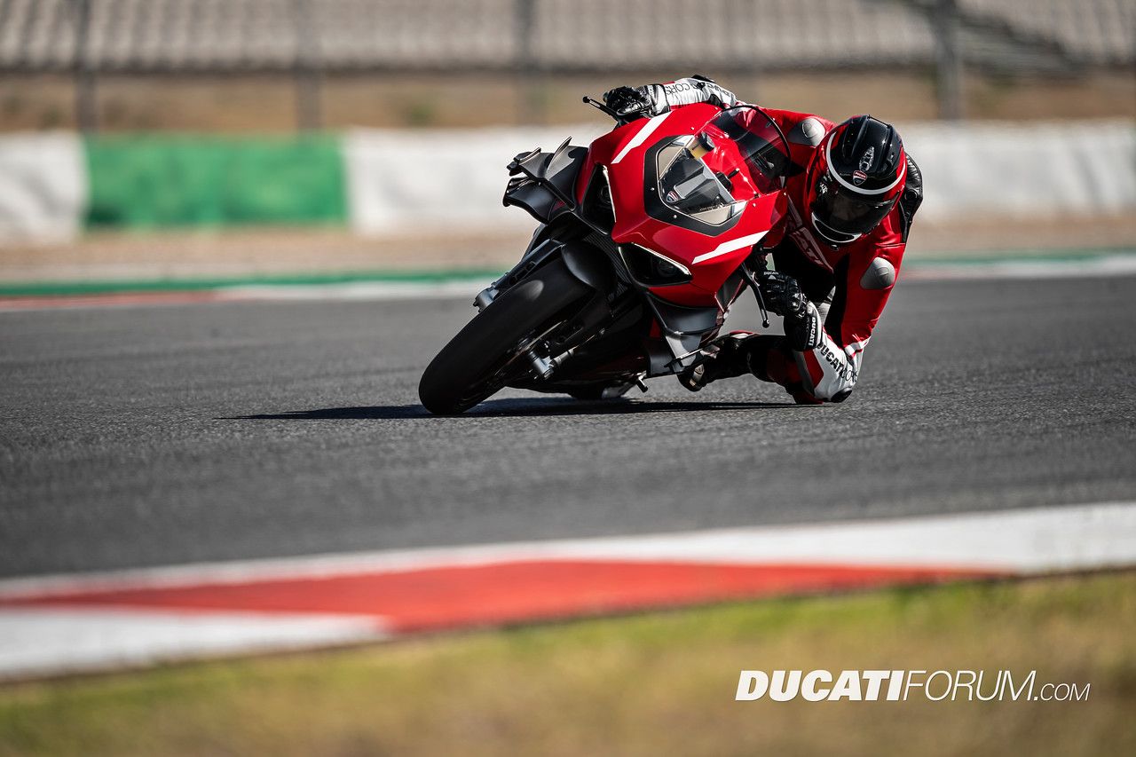 Ducati Superleggera V4 Picture and Information