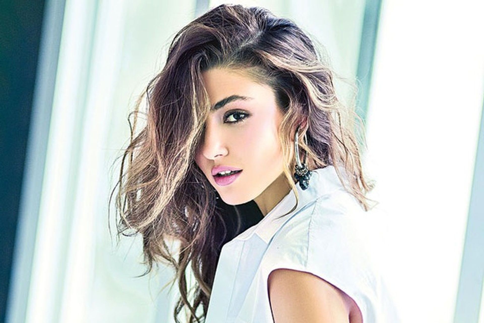 Hande Ercel Wallpaper 11890. Turkish beauty, Beauty, Hande ercel