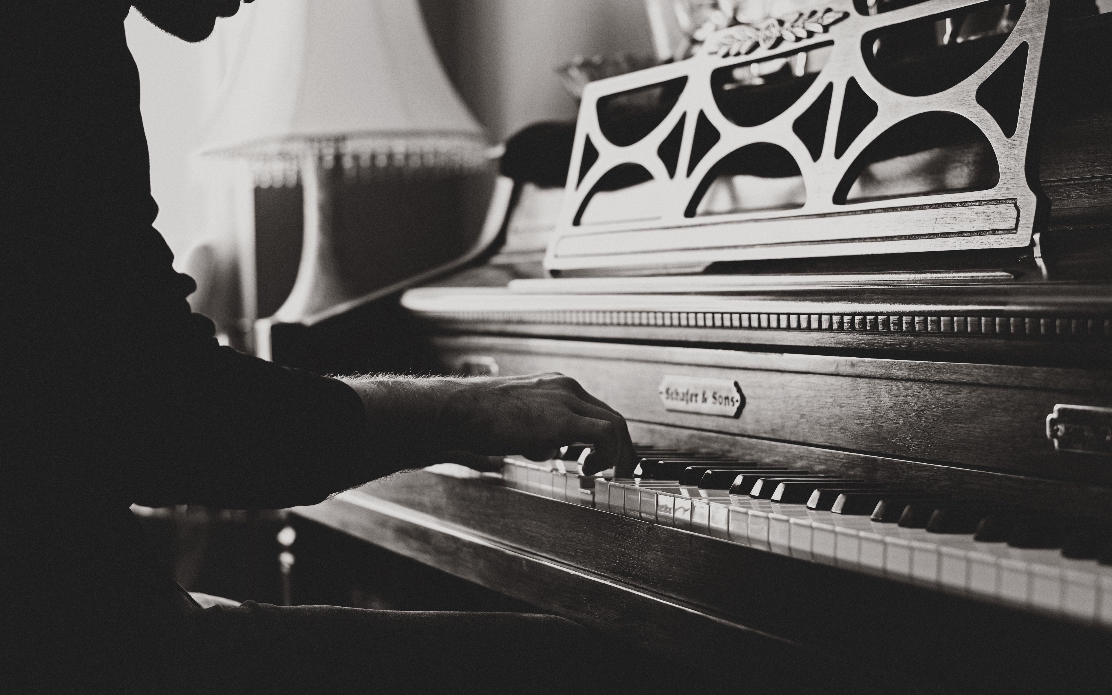 Download wallpaper 3840x2400 piano, hands, vintage, music, bw 4k