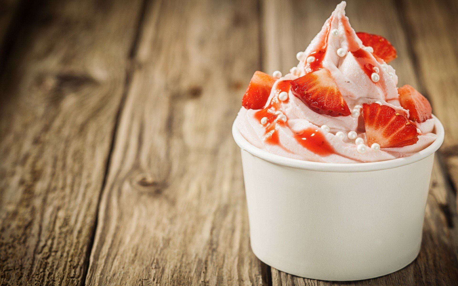 Cream, Dessert, Strawberries, Food HD Wallpaper / Desktop