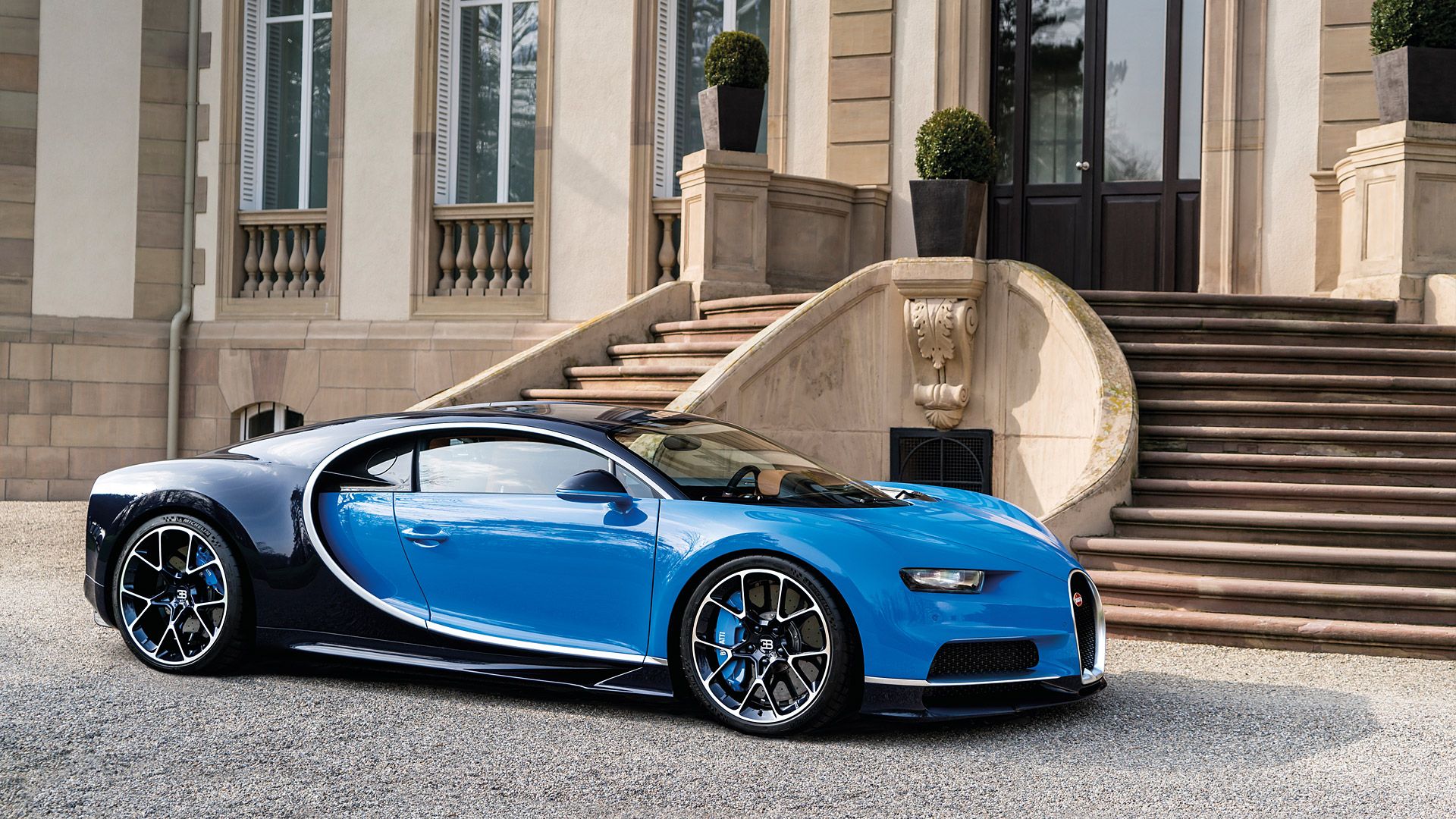 Bugatti Chiron Wallpaper, Specs & Videos
