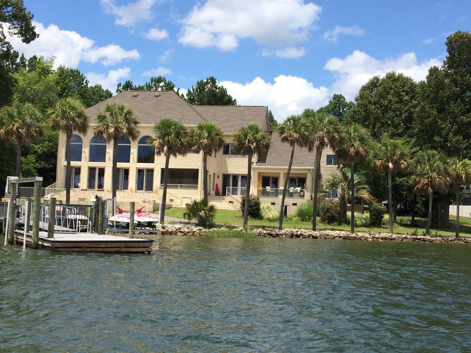 Mansion by the lake Wallpaper