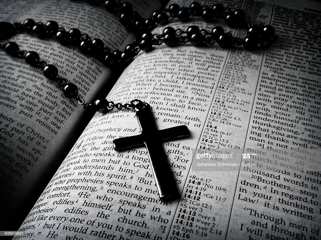 Bible And Rosary Wallpapers - Wallpaper Cave