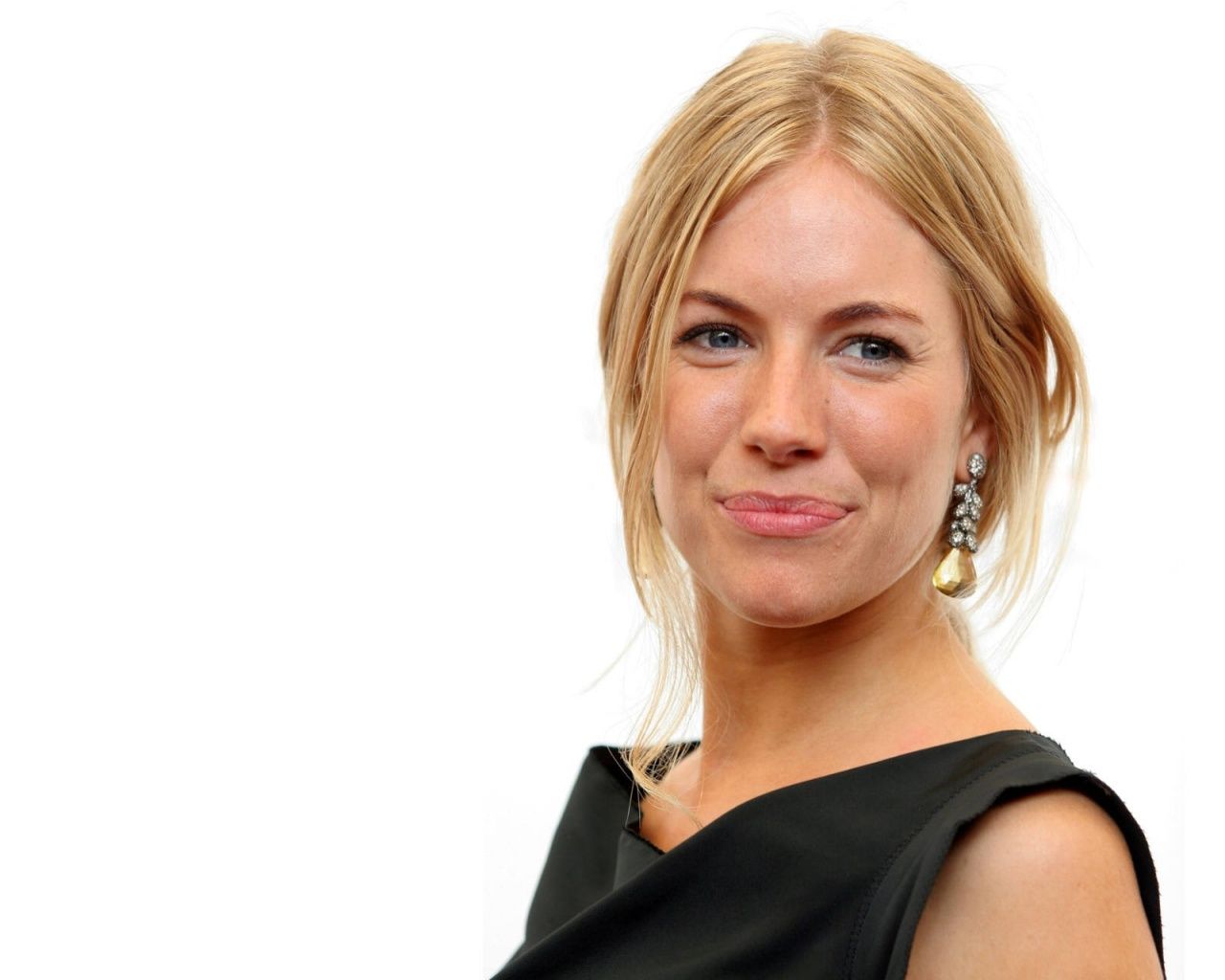 Sienna Miller 26 desktop PC and Mac wallpaper