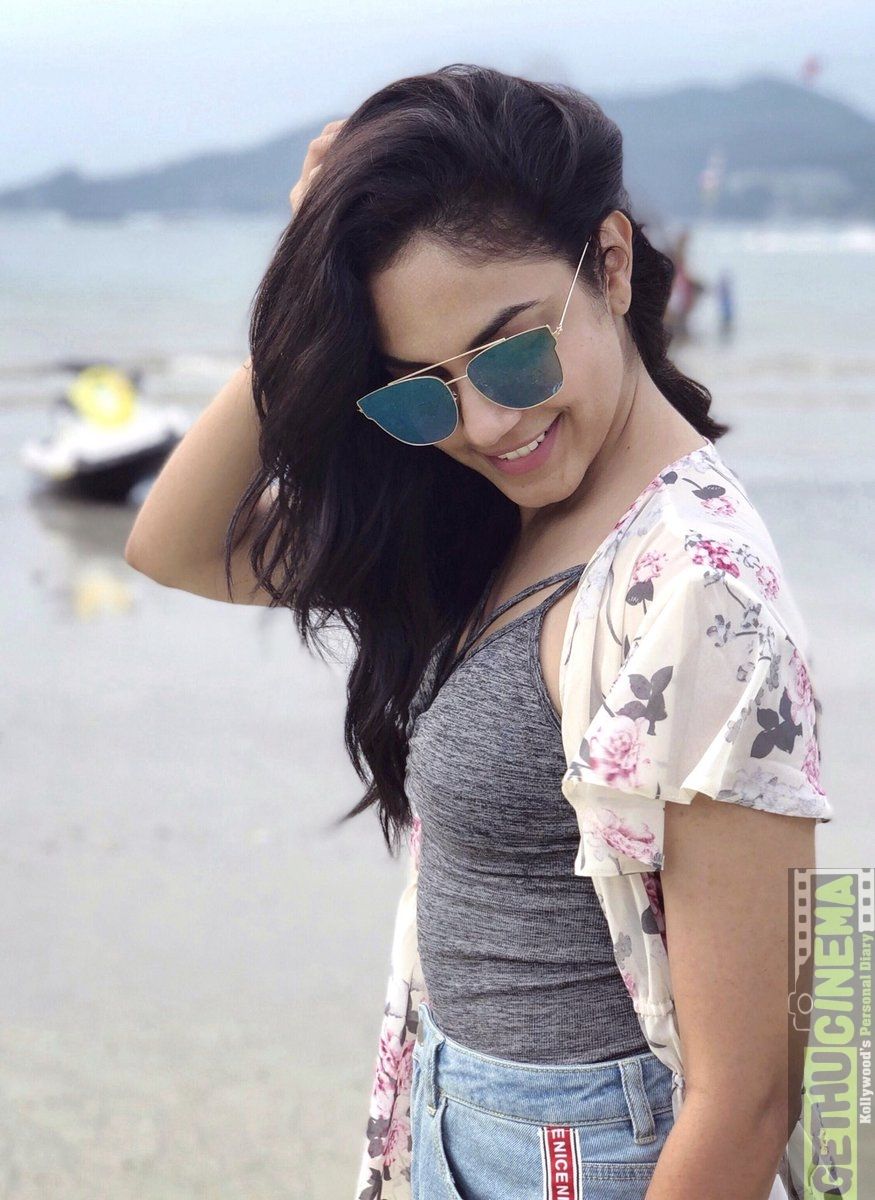 Ritu Varma, glass, sea, wallpaper, Kannum Kannum Kollaiyadithaal