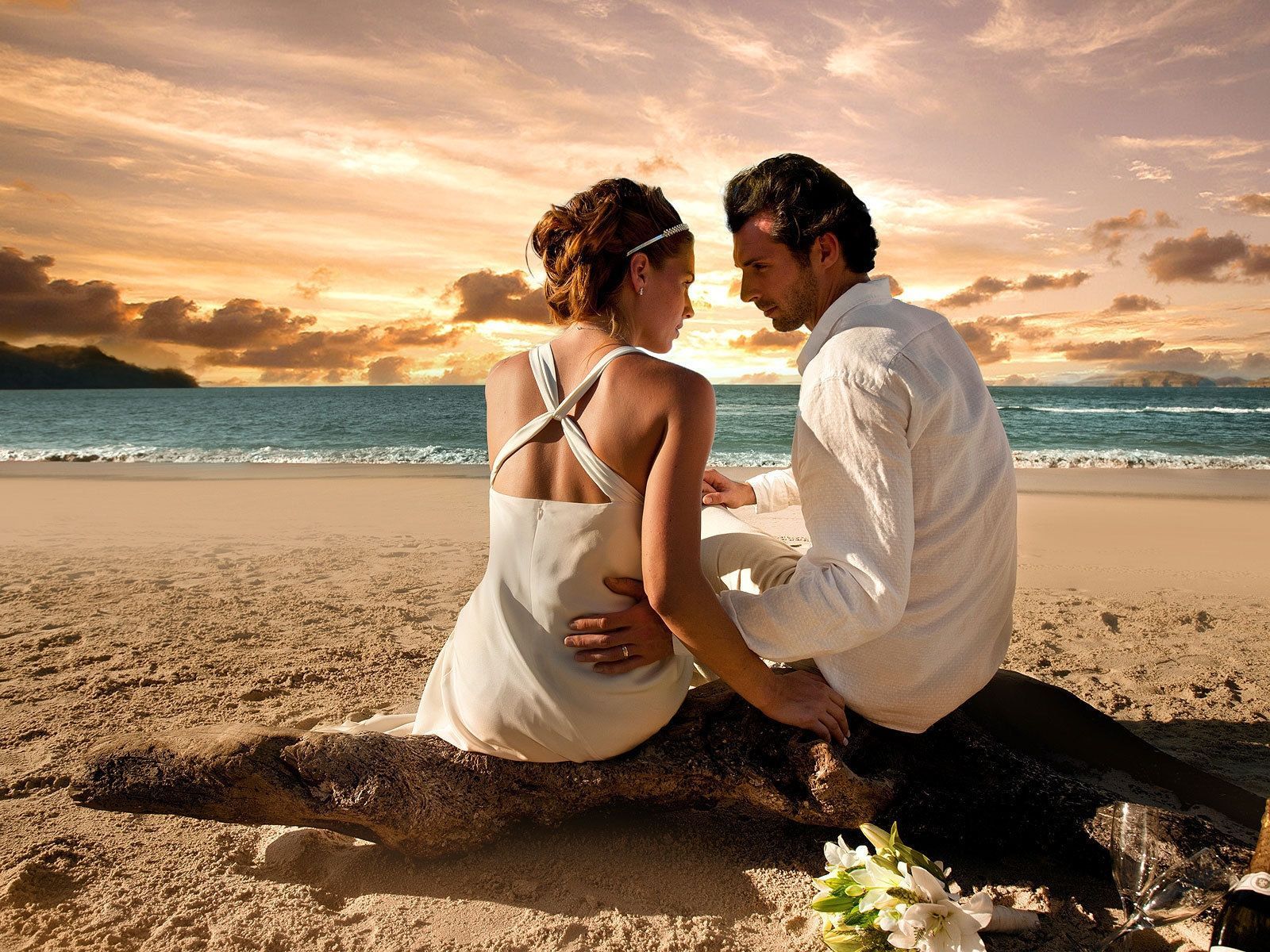 Romantic Love Couple HD Wallpaper. Love couple wallpaper, Romantic beach wedding, Beach wedding photo