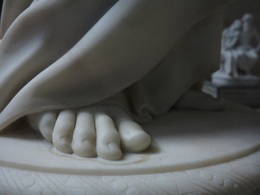 Orteils de la VIERGE AU LYS par DELAPLANCHE Eugène et Oedi