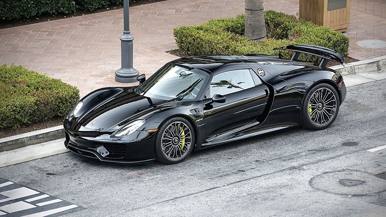 Desktop Wallpaper Porsche 918 Spyder: luxurious Black Side