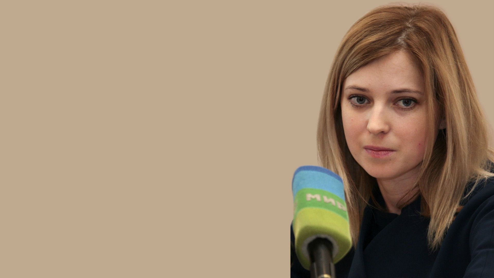 Natalia Poklonskaya with microphone Desktop wallpaper 1920x1080