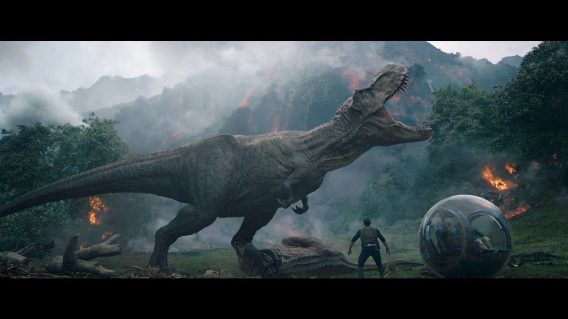 Watch Chris Pratt Hide For Dear Life In 'Jurassic World: Fallen