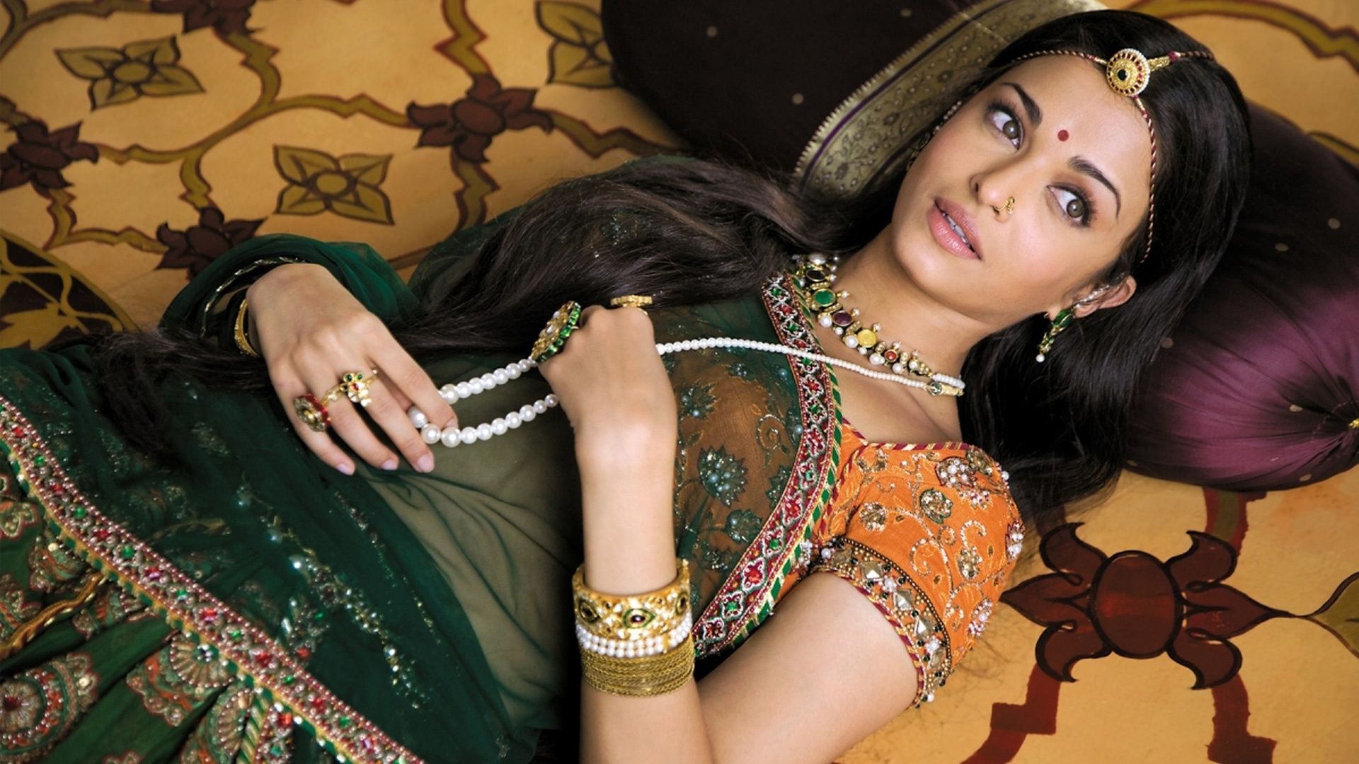 Aishwarya Rai Jodha Akbar Wallpaper in jpg format for free download