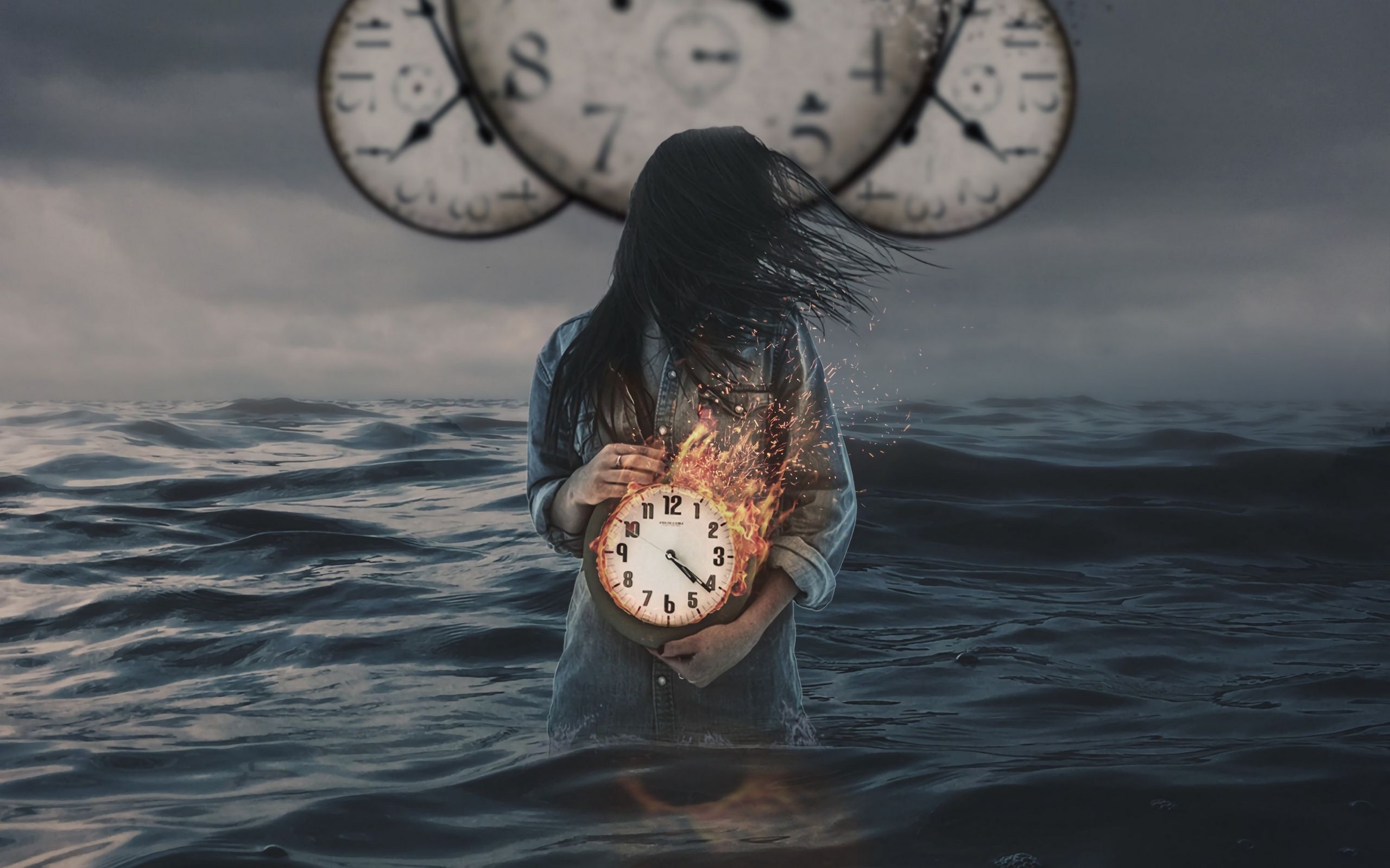Время жизни тема. Девушка с часами. А время уходит. Часы на фоне моря. Часы мистика.