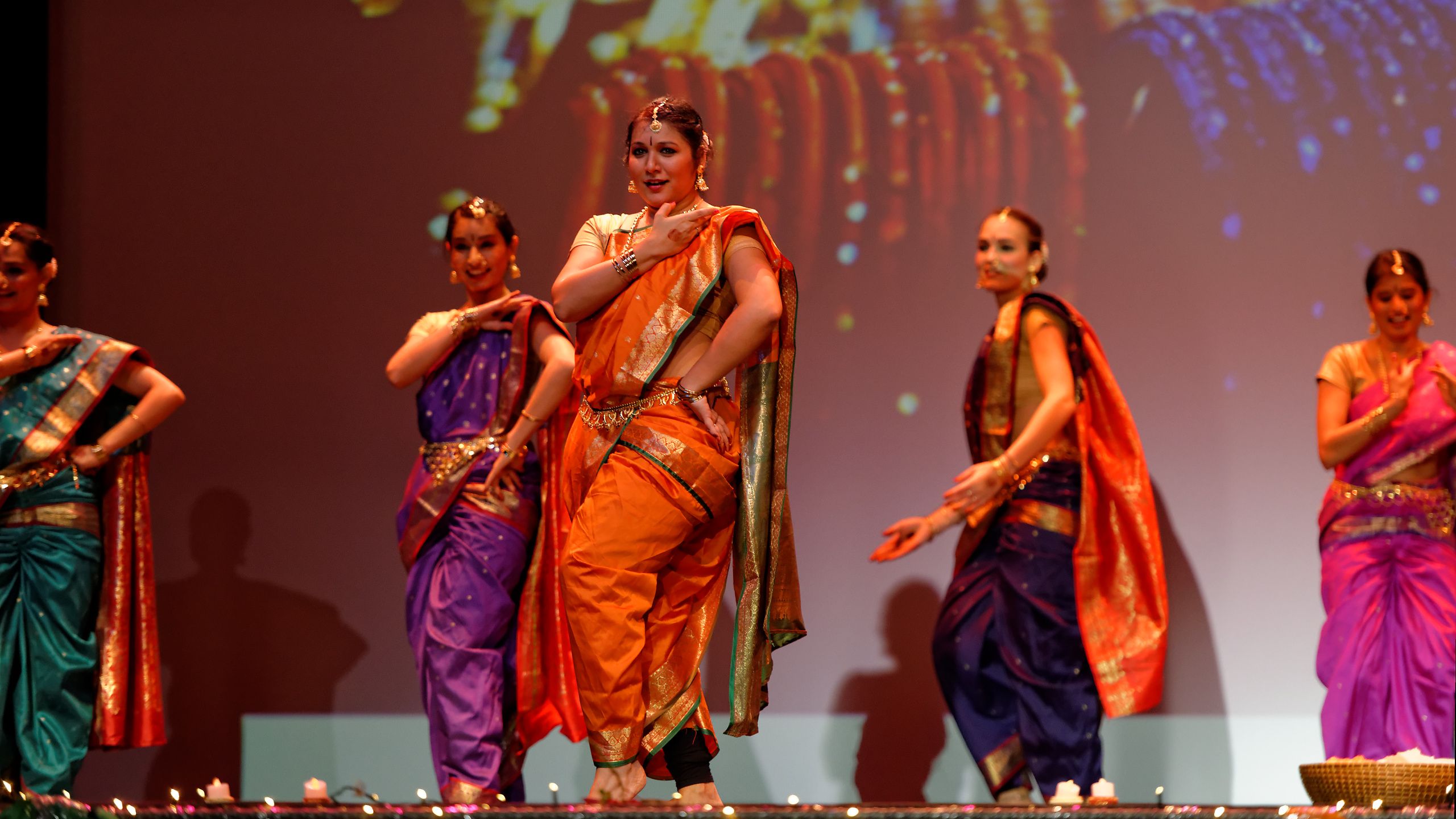 Indian Folk dance. Stuti Aga. Classes and Performances