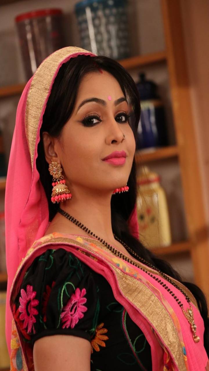 Shubhangi Atre Wallpaper