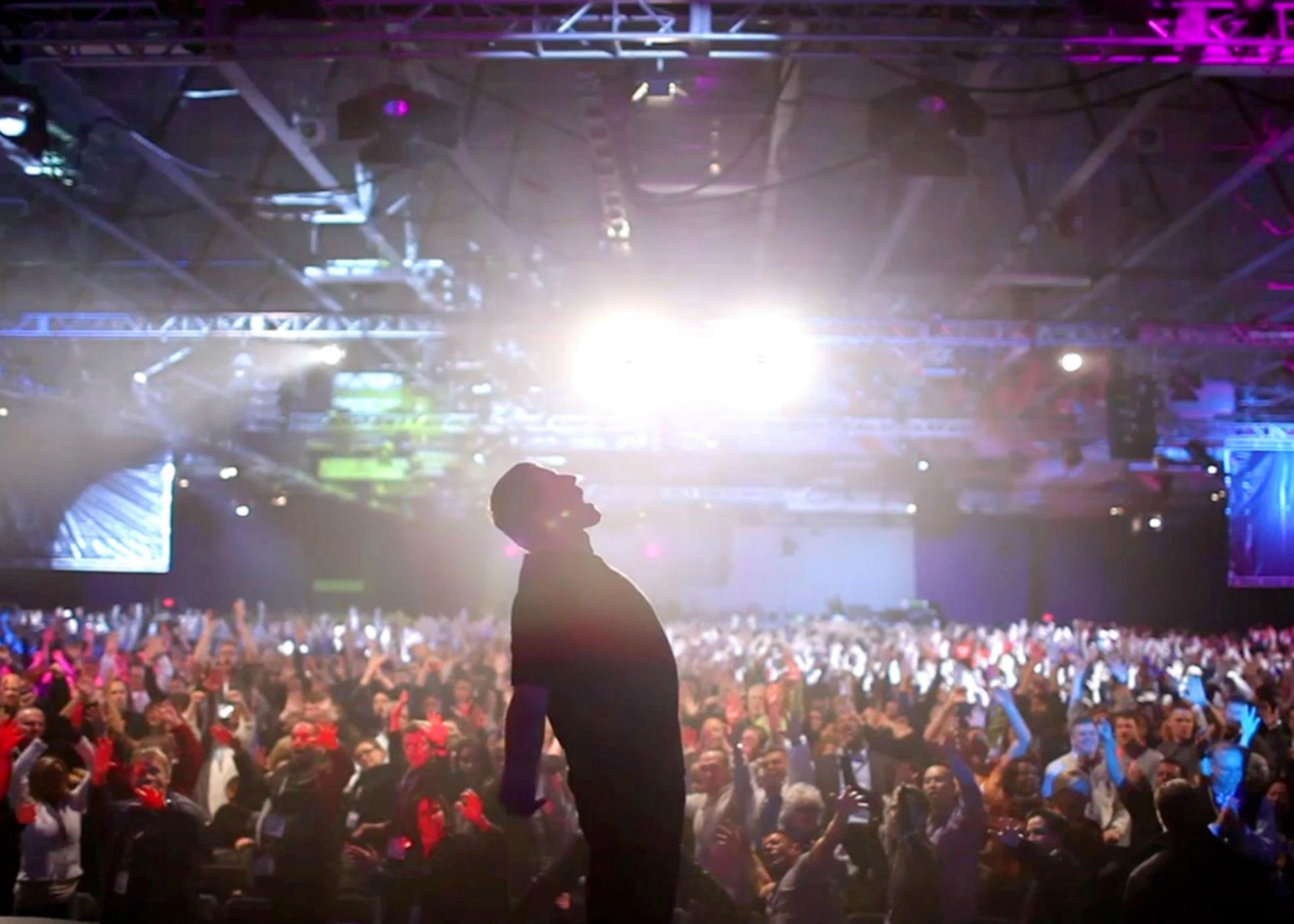 Is Tony Robbins for Real? New Doc Skirts the Question