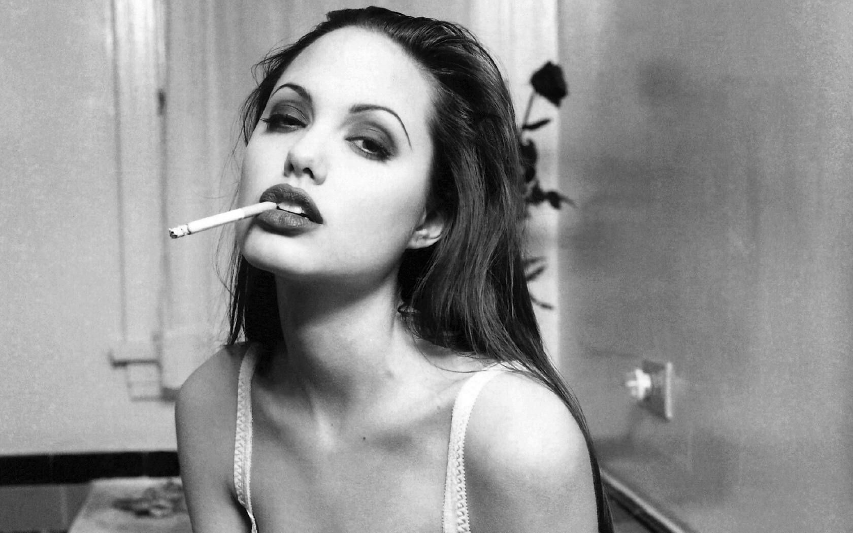 Angelina Jolie Wallpaper and Background Imagex1050