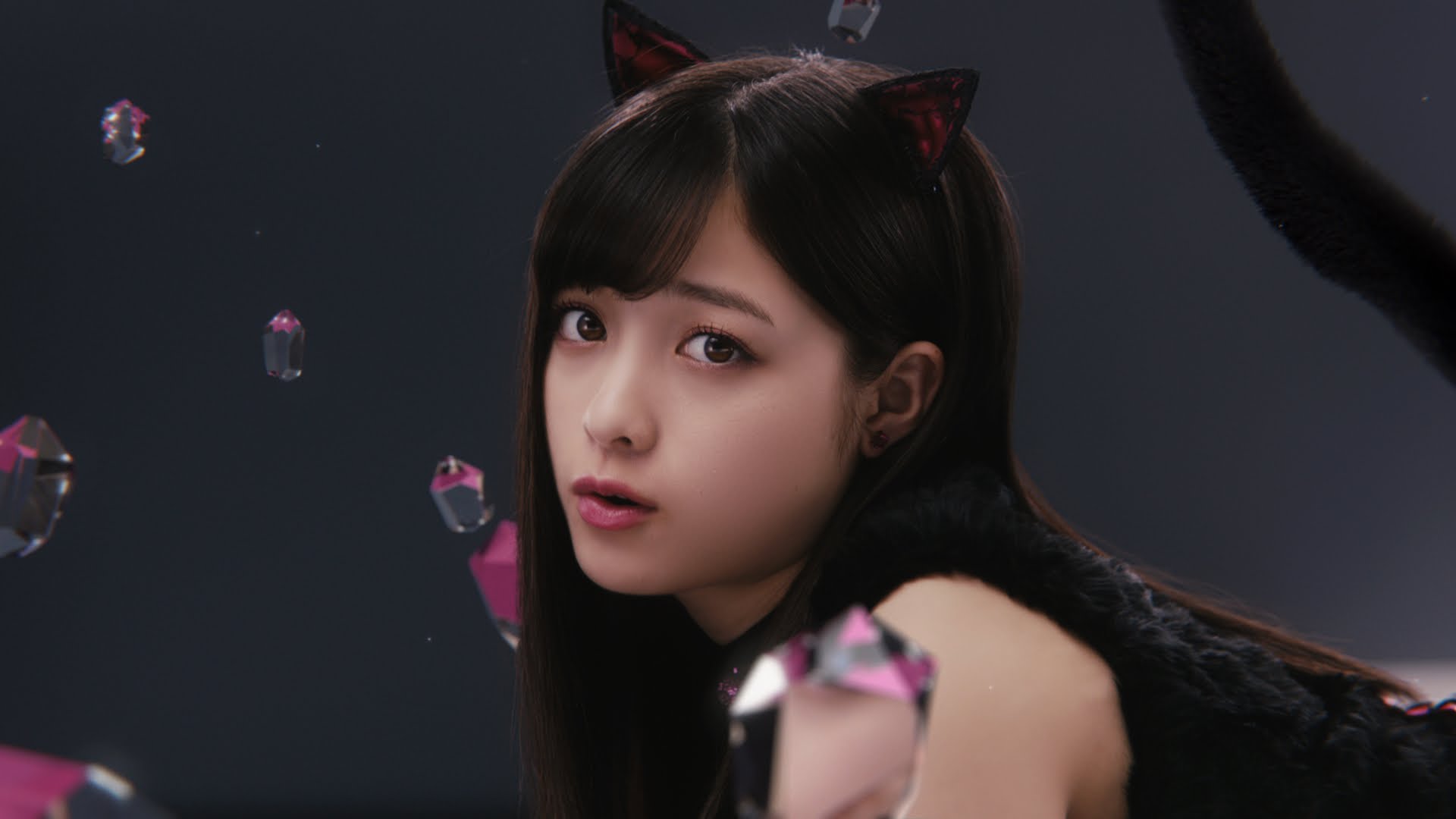 Video Paws and Watch Kanna Hashimoto as a Black Cat for Lip Baby