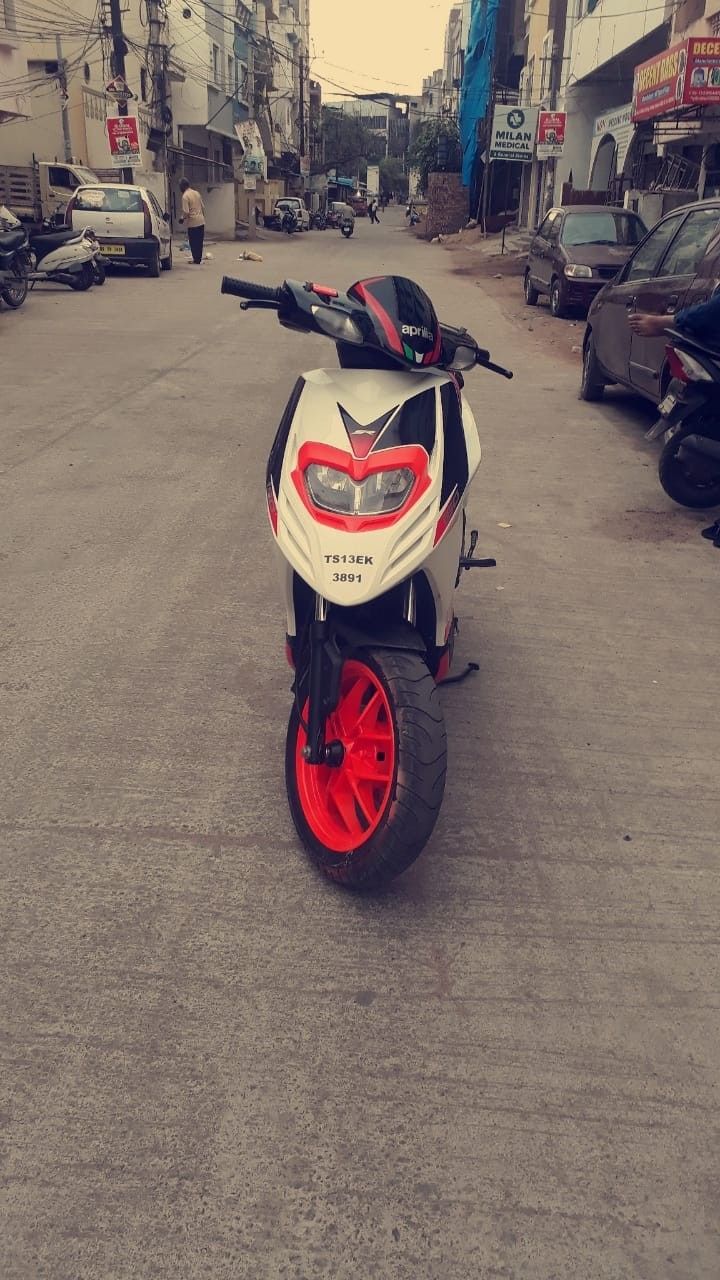 aprilia sr150