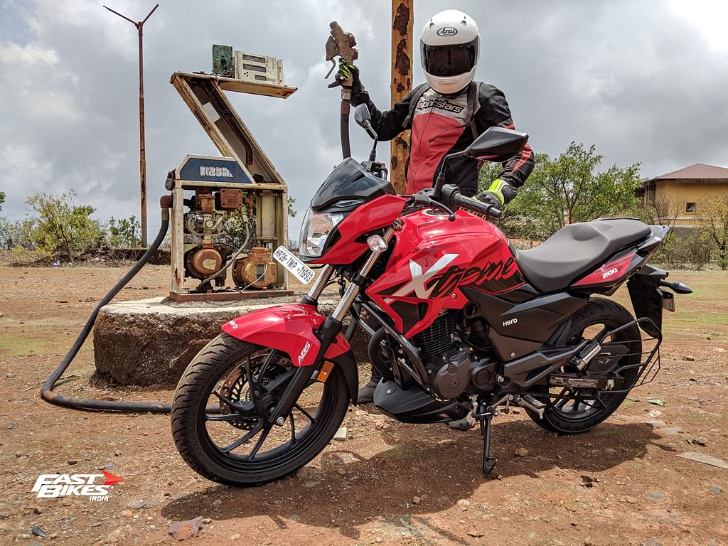 Hero Xtreme 200R long term report, A dash through town
