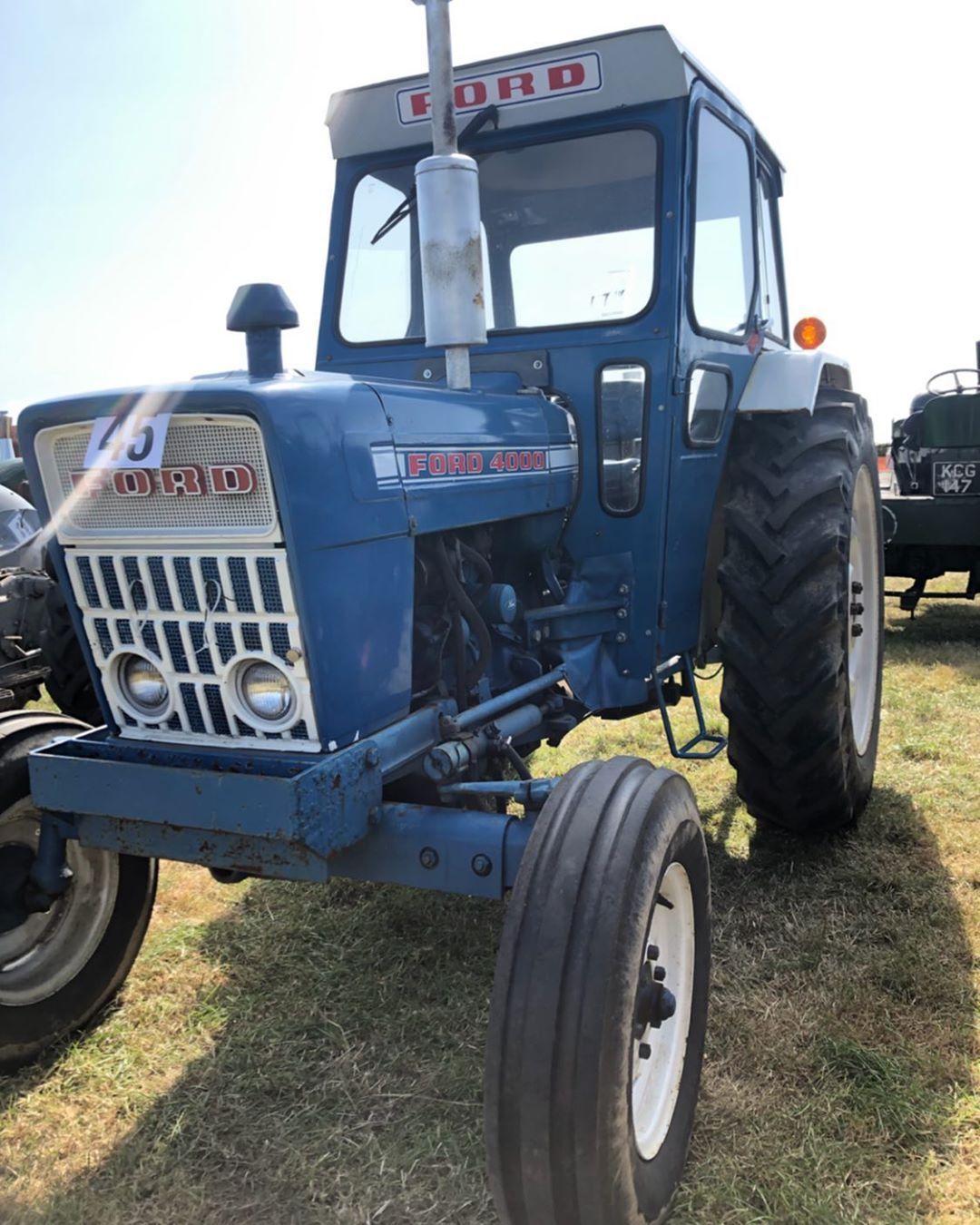 Wish my 4000 was this tidy. Classic tractors at St Buryan. #ford