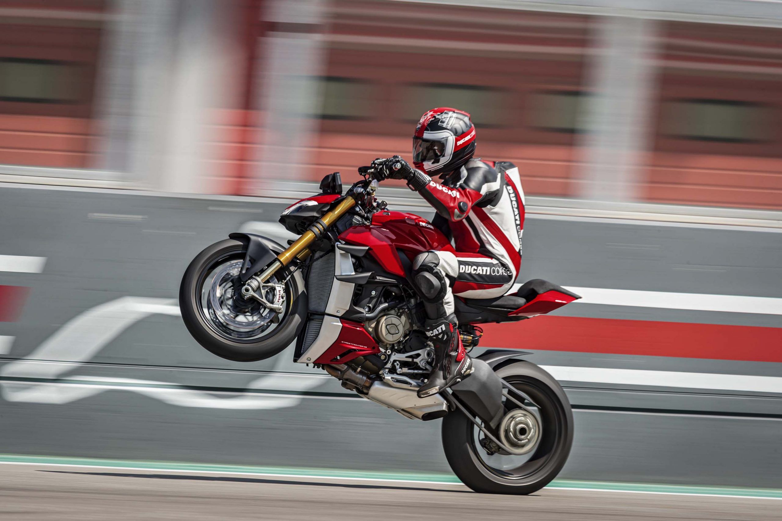 Even More Photo of the Ducati Streetfighter V4 & Rubber