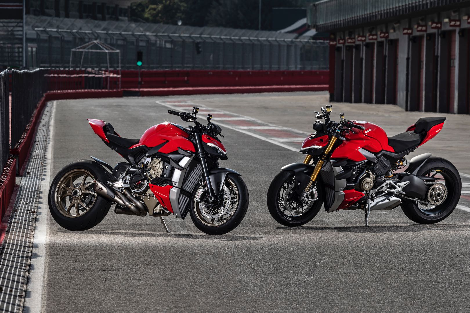 Ducati Streetfighter V4 & V4S First Look: 15 Fast Facts (Video)