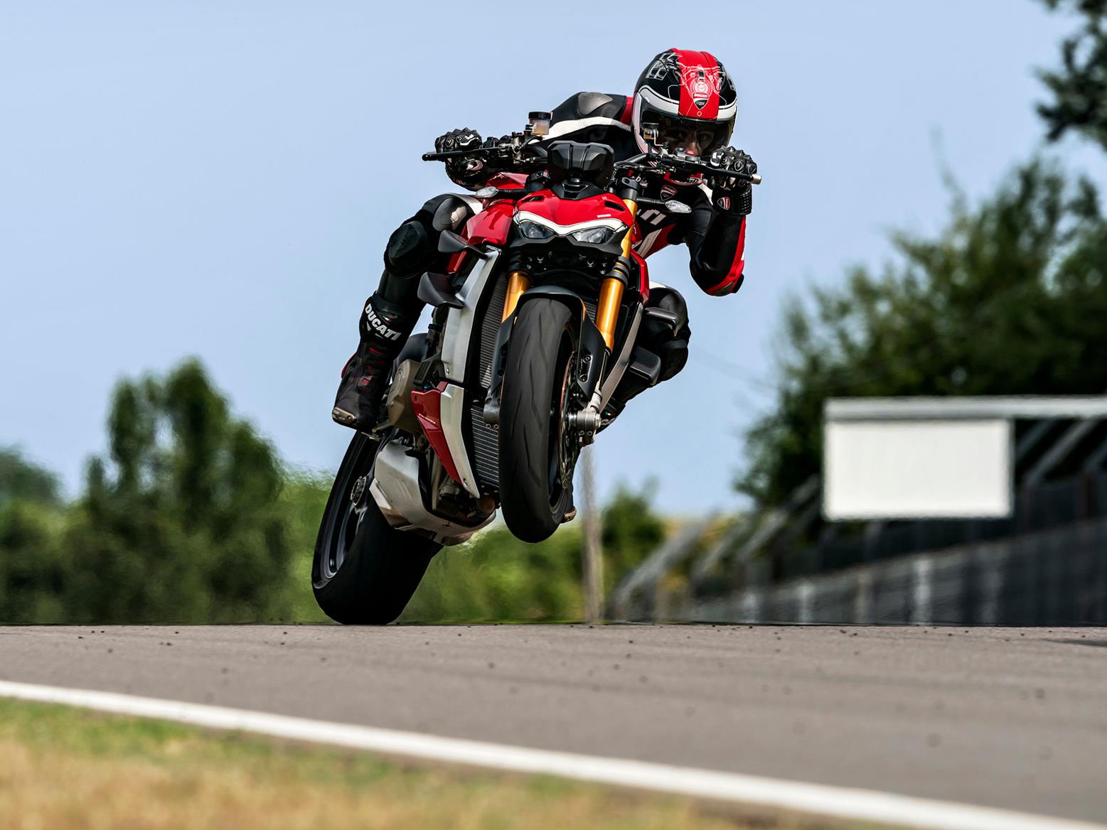 Ducati Streetfighter V4: the story