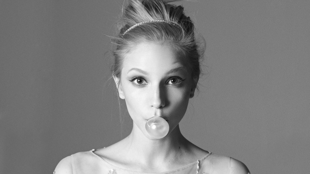 Women Close Up Models Monochrome Dorothea Barth Jorgensen Bubble