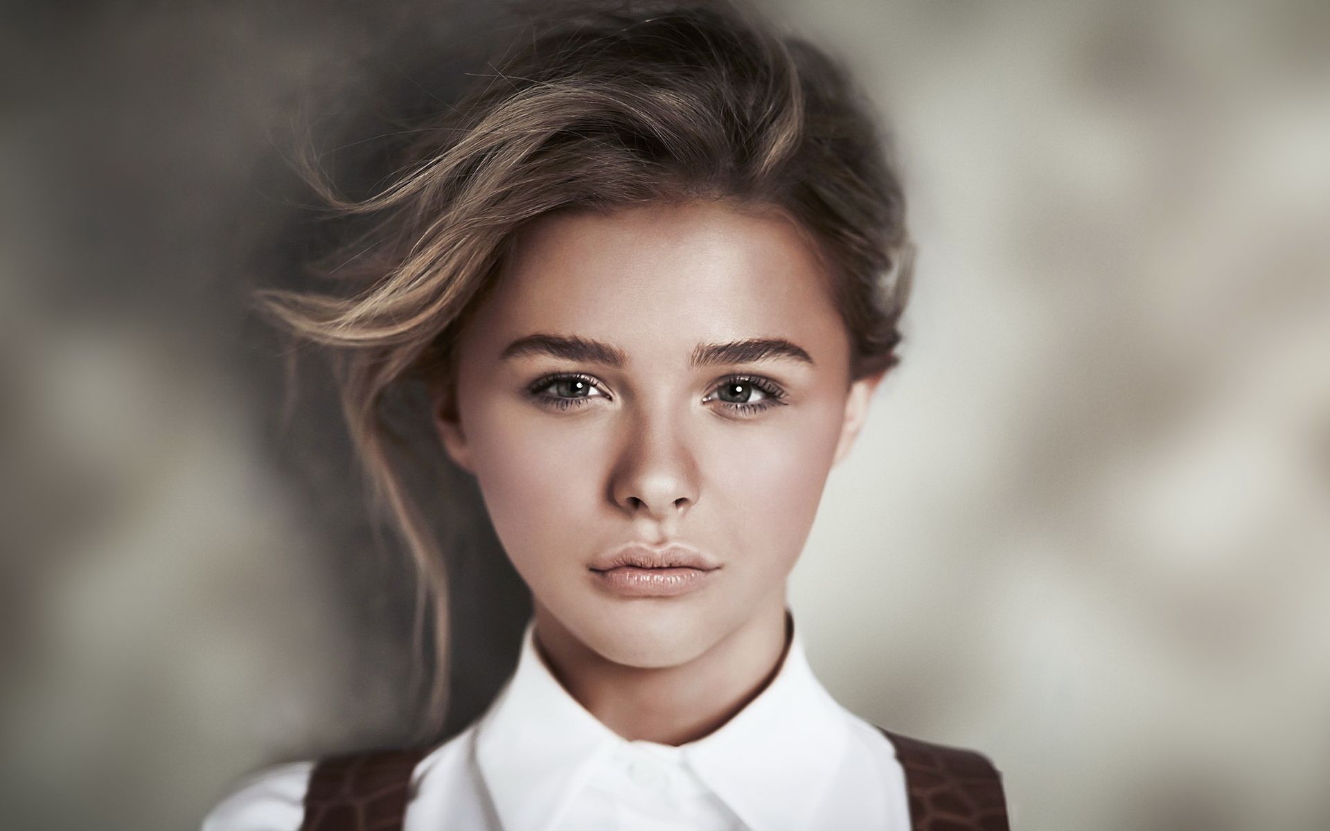 Chloe Grace Moretz Close Up Wallpaper Mcclellan