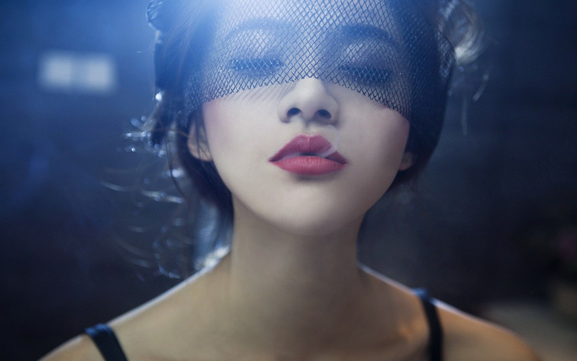 HD Wallpaper, Desktop High Definition Wallpaper. Menina fumando