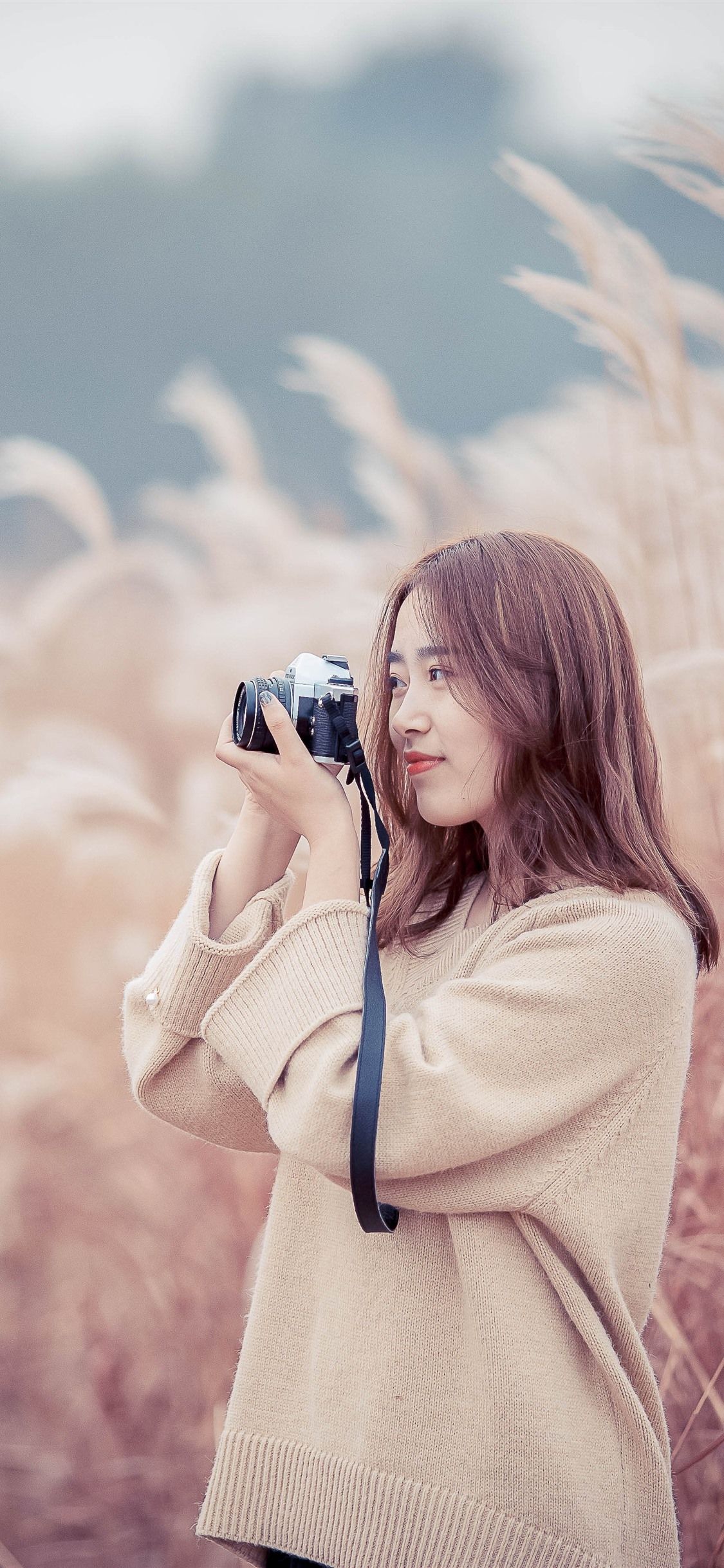 Wallpaper Asian girl use camera, reeds 5120x2880 UHD 5K Picture, Image