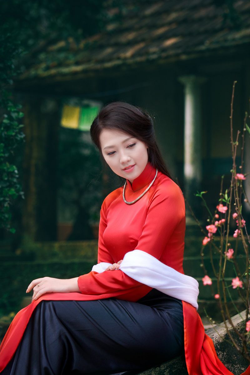 Beautiful Japanese girl in red dress HD mobile wallpaper