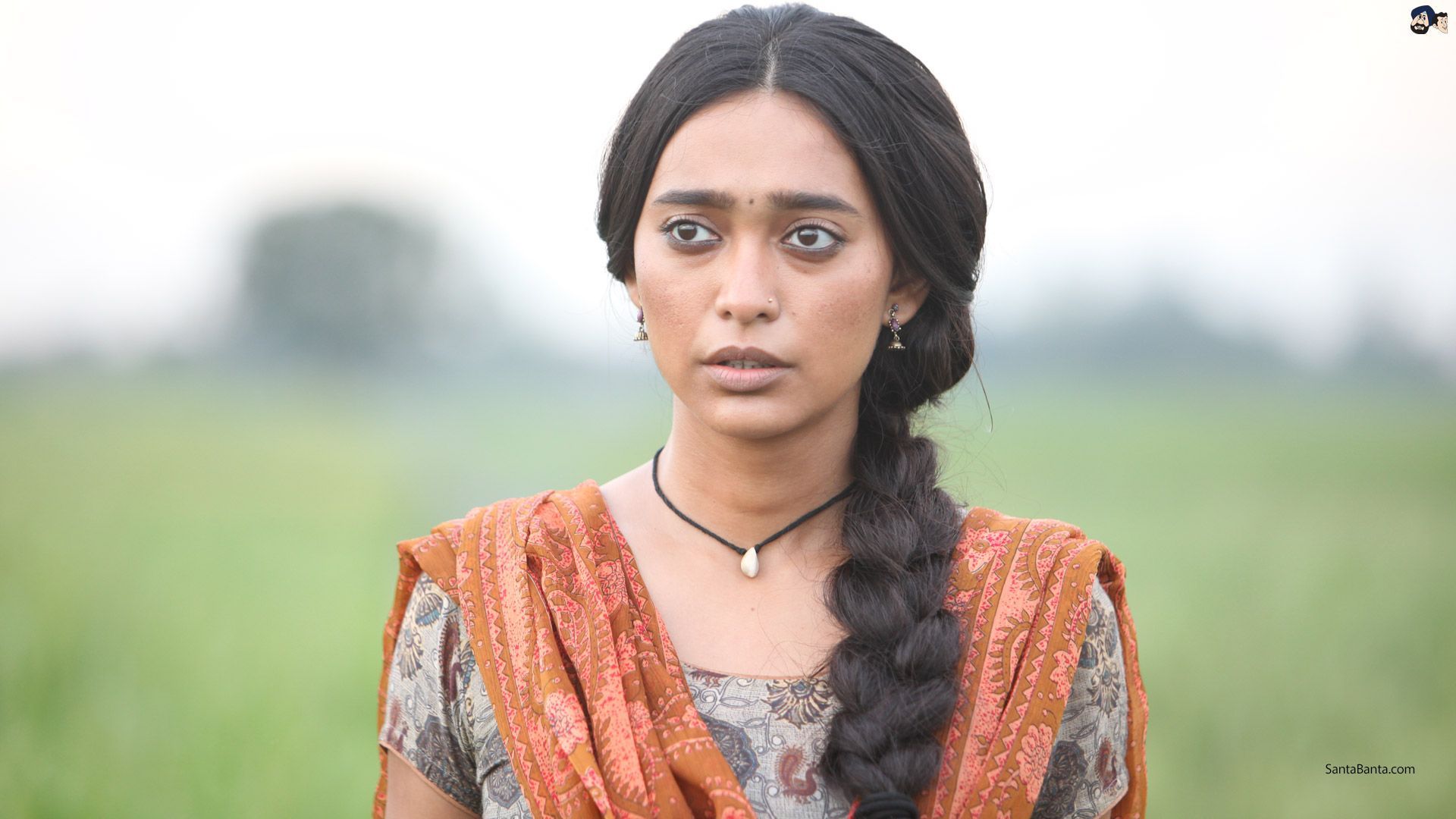 Sayani Gupta Effortlessly Embraces The De Glam Look In Article 15