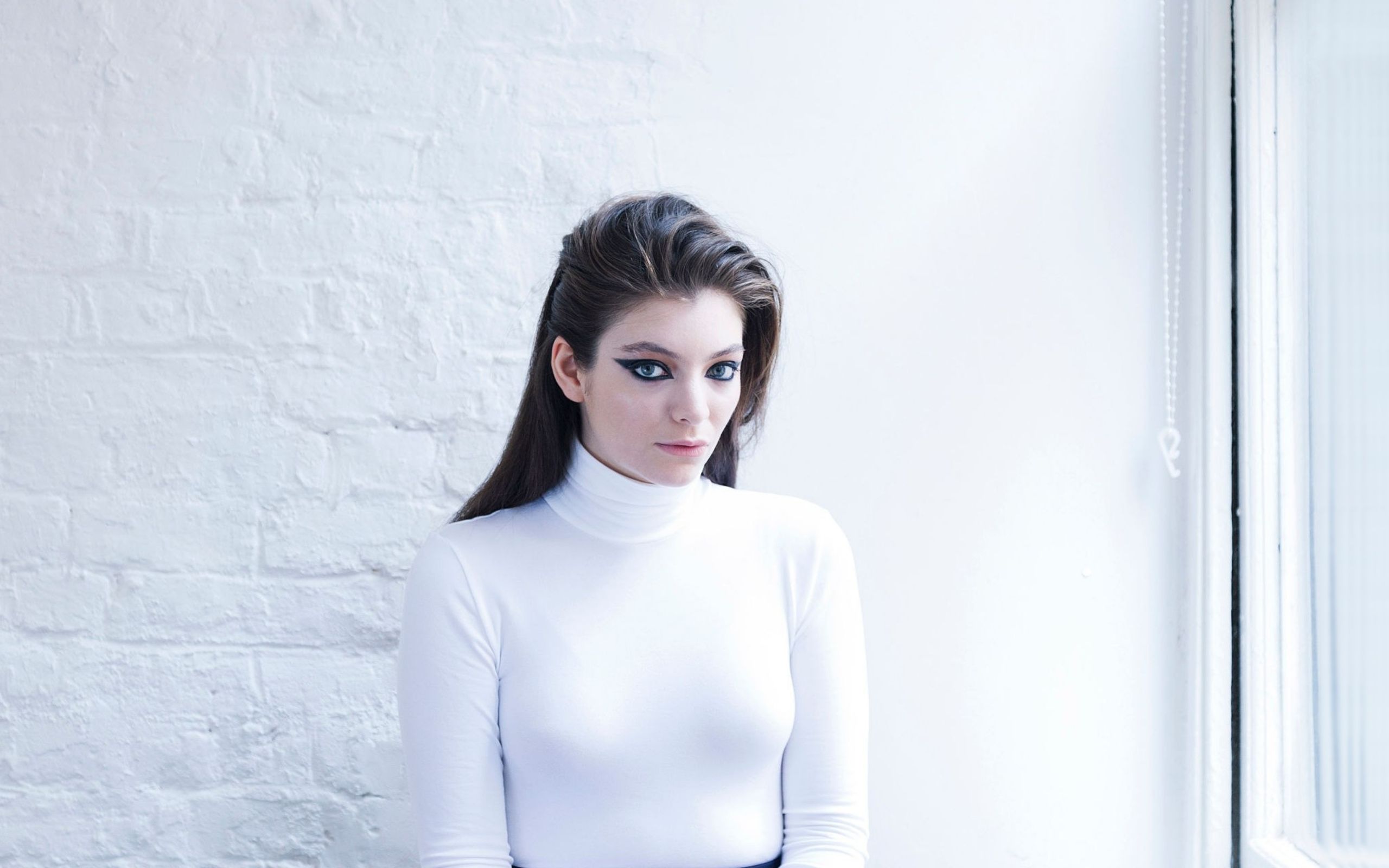 Download Beautiful, brunette, singer, Lorde wallpaper, 2560x1600