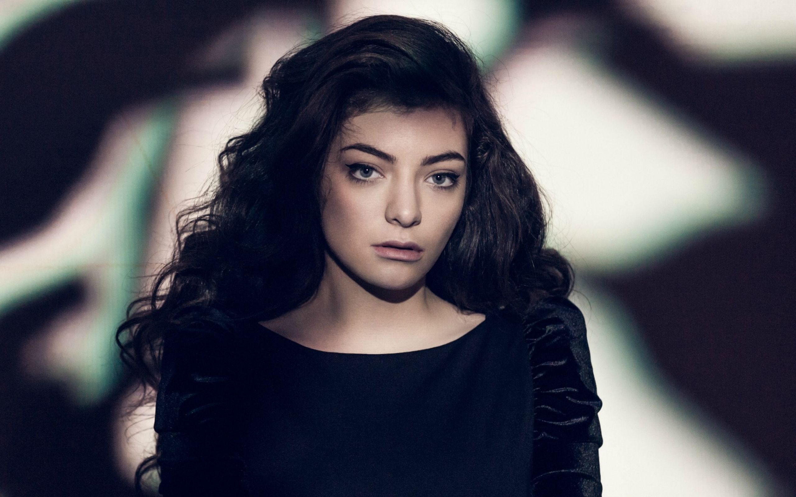 Download 2560x1600 wallpaper lorde, famous and gorgeous singer