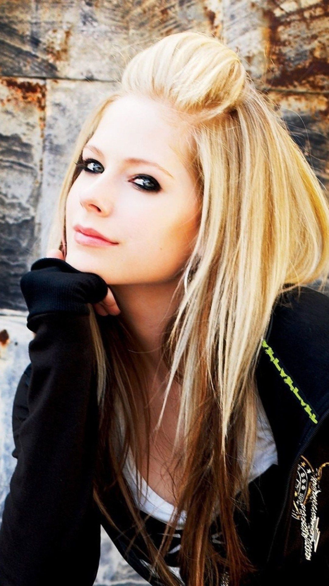 Avril Lavigne iPhone Wallpaper Lavigne Abbey Dawn 2008