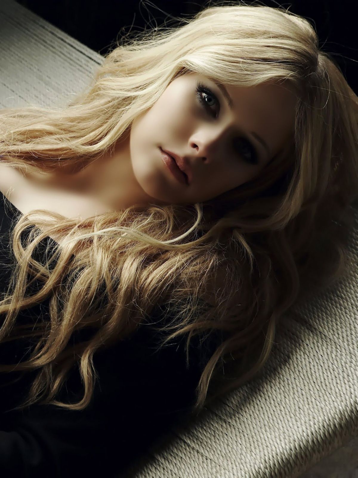 Avril Lavigne Mobile Wallpaper