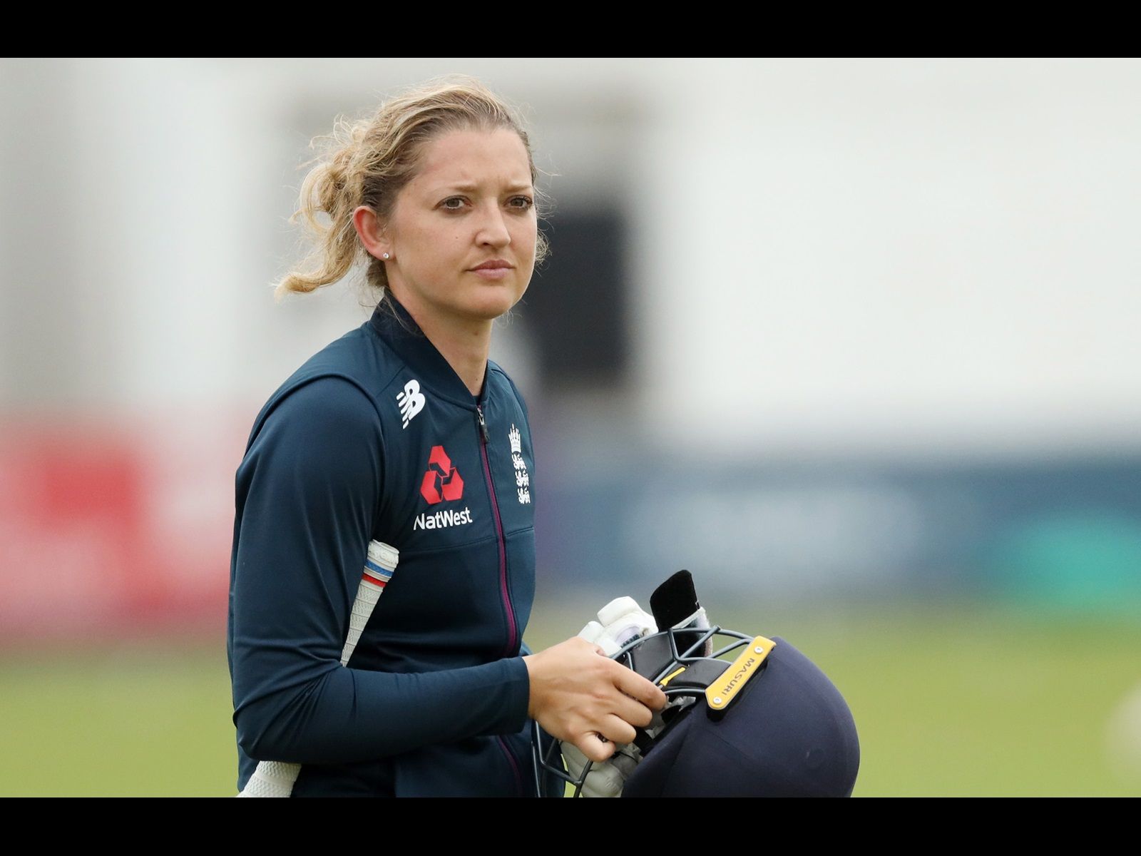 Sarah english. Тейлор Грутиус. Women cricketers Sarah Taylor.