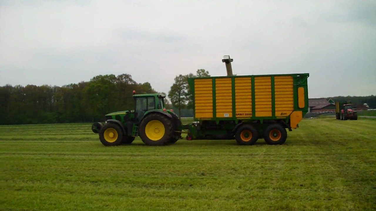 Claas Jaguar 940 beim Gras häckseln 2010