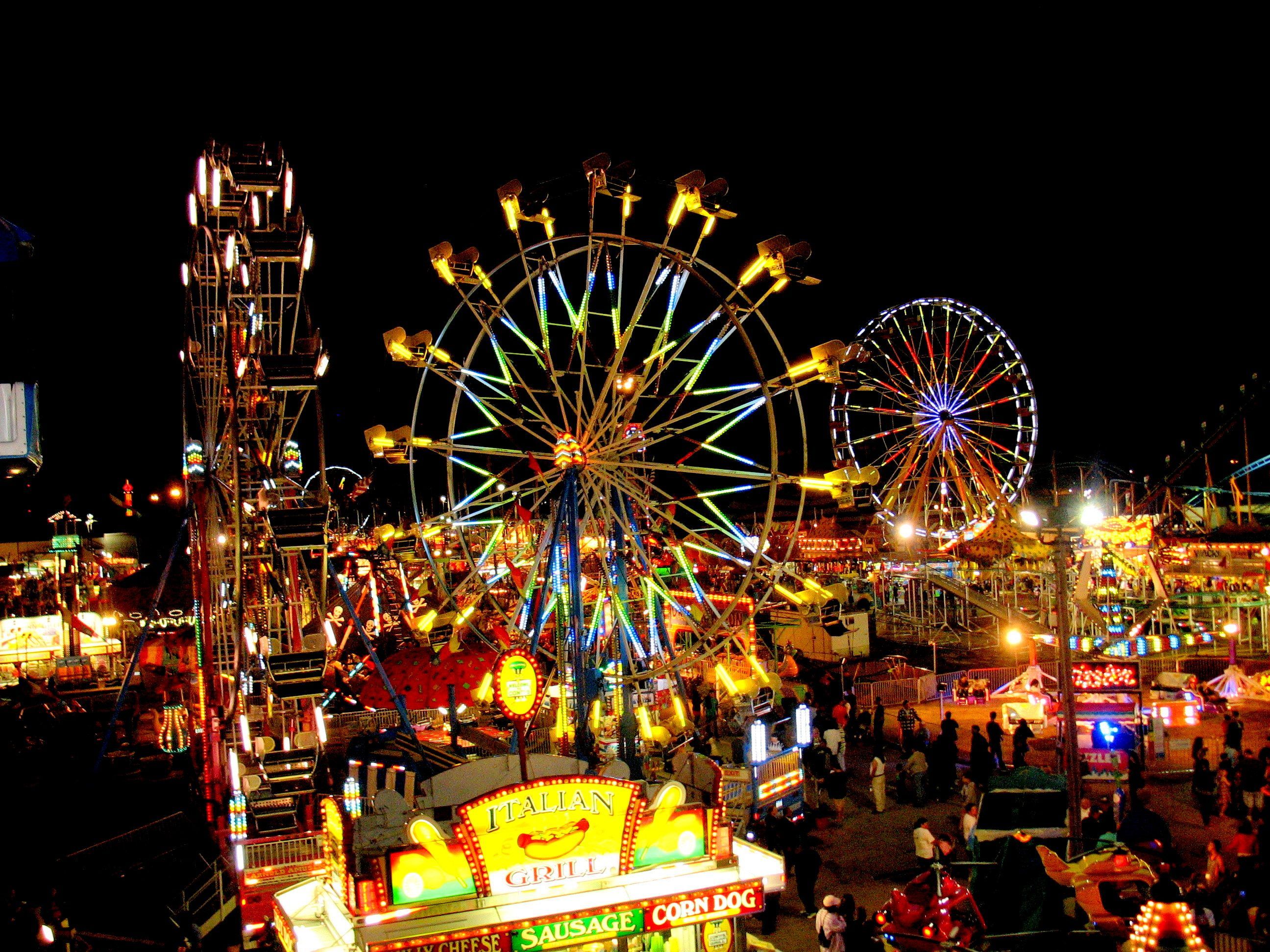 Carnival At Night Aesthetic Wallpapers - Wallpaper Cave
