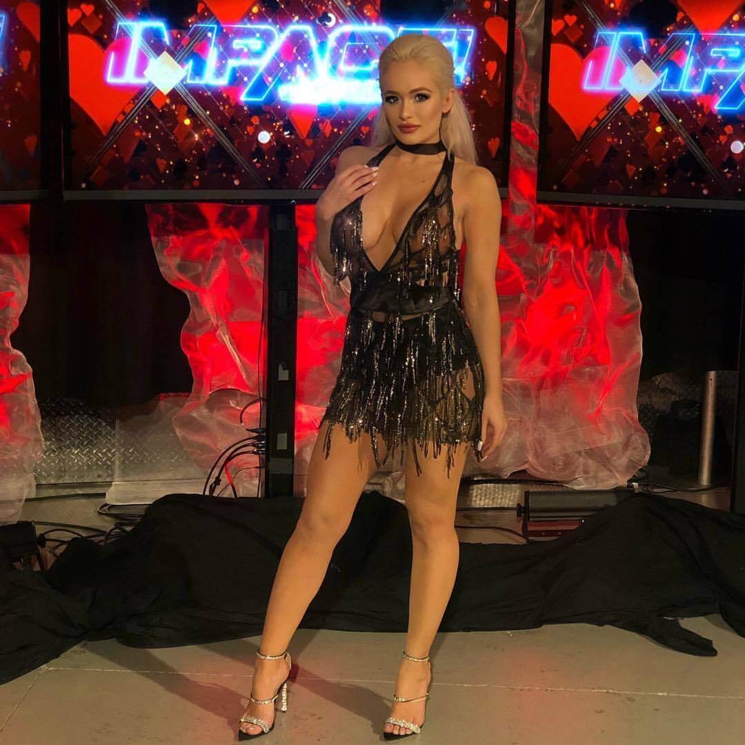 Hot Picture Of Scarlett Bordeaux Expose Her Body's True Beauty