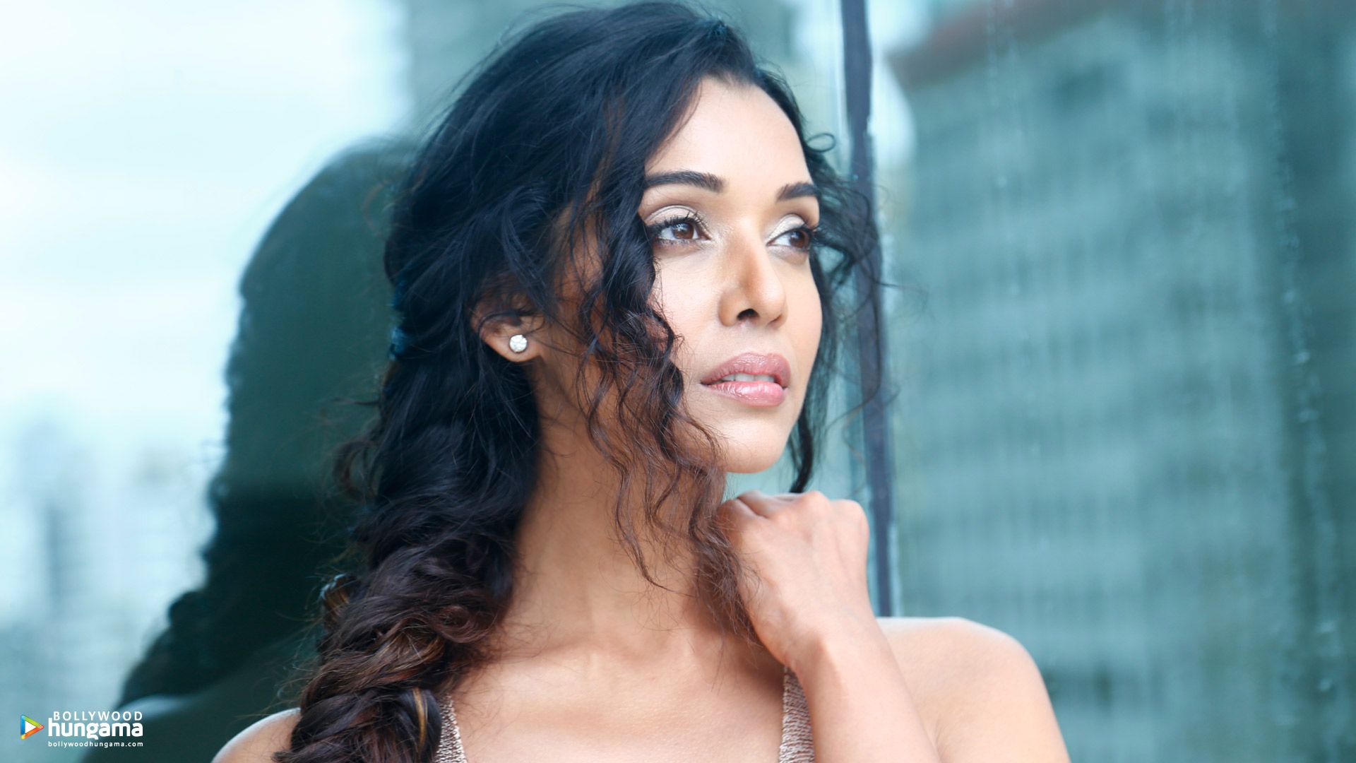 Anupriya Goenka Wallpaper. Anupriya Goenka 2 3