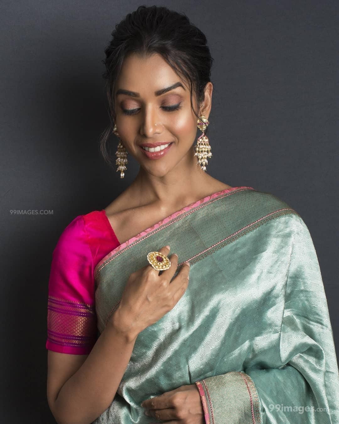 Anupriya Goenka Hot HD Photo & Wallpaper for mobile