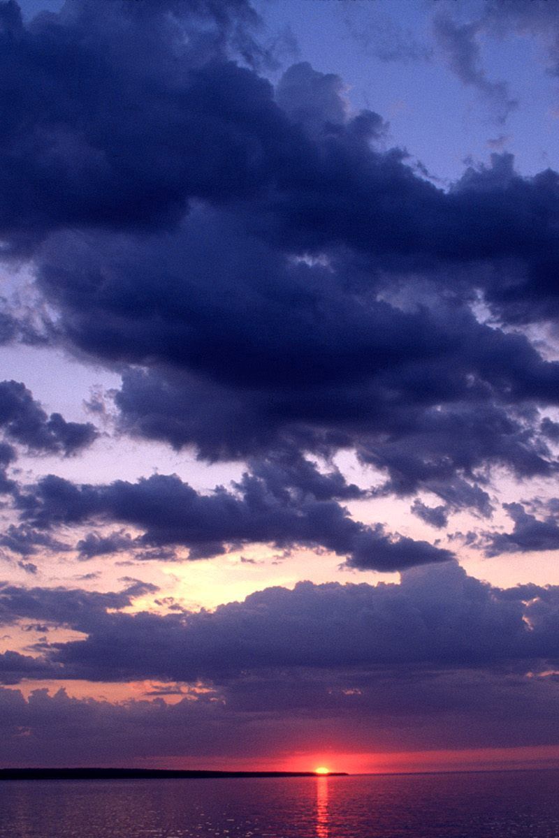 Download wallpaper 800x1200 lake, michigan, clouds, evening, sky