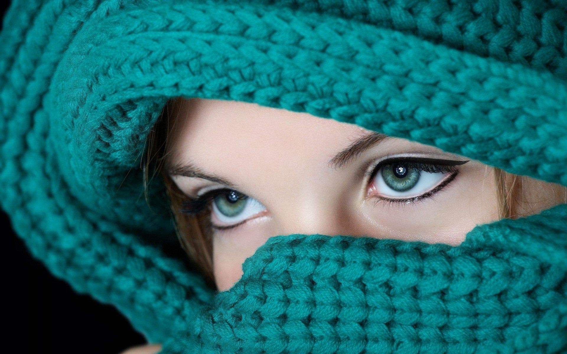 Hopeful girl eyes desktop wallpaper [1920 x 1200]