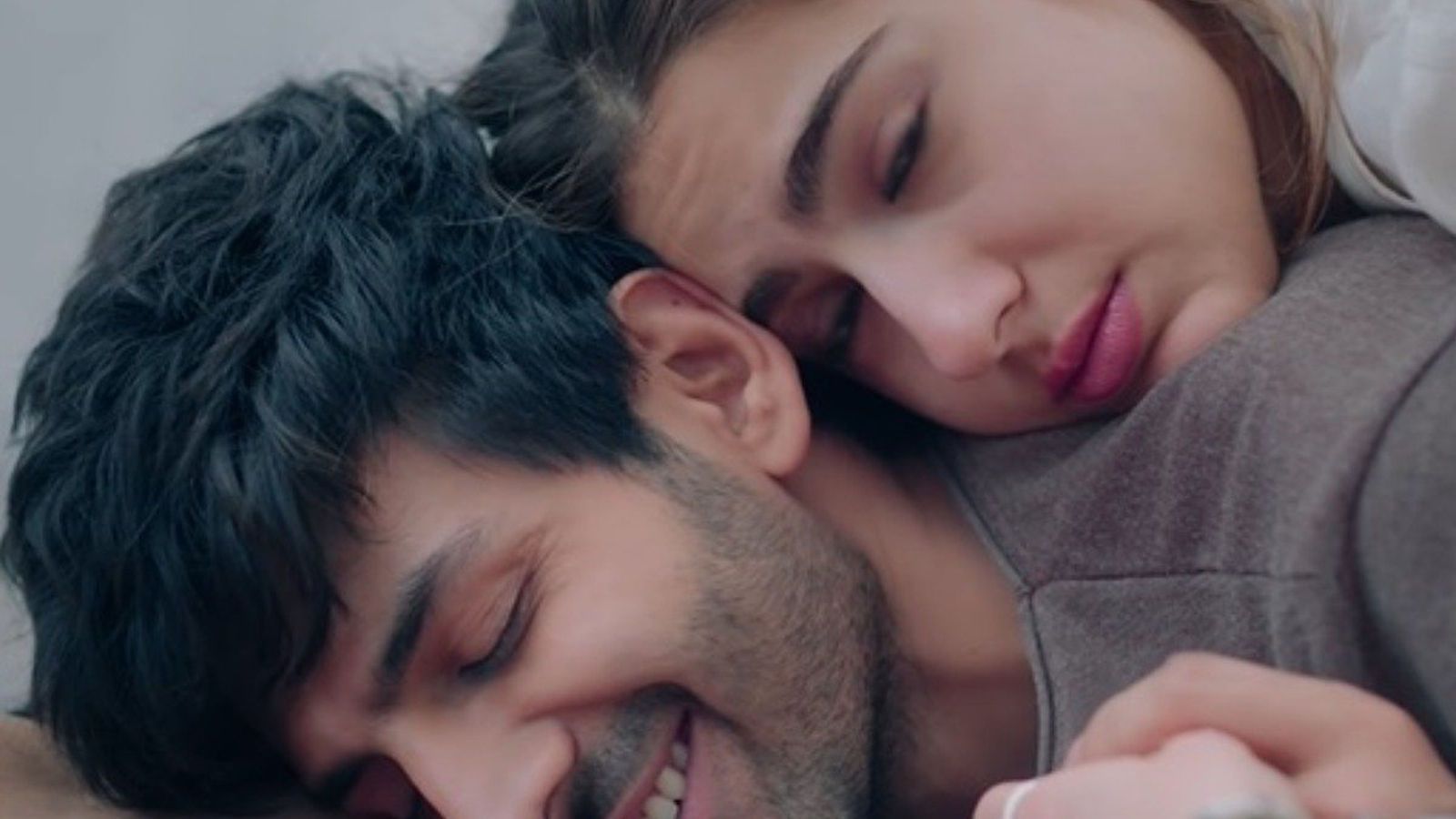 Love Aaj Kal trailer: Twitterati call Sara Ali Khan, Kartik