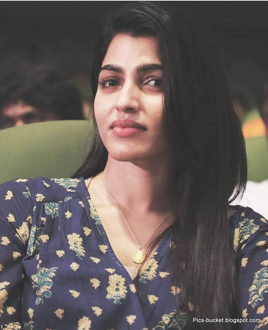 Actress Sai Dhanshika photo Latest HD Photo