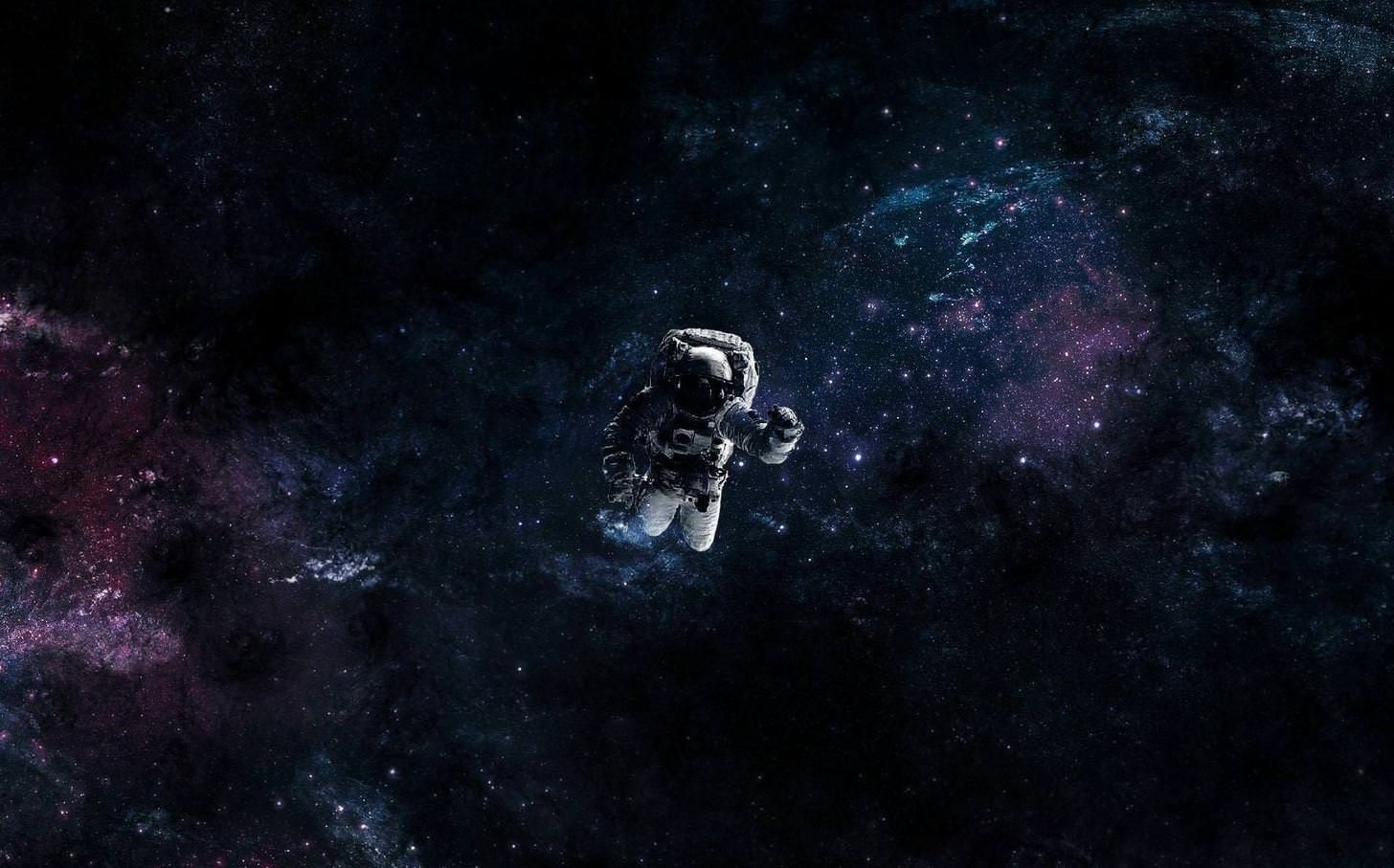 Astronaut floating in space. Astronaut wallpaper, Outer space wallpaper, Wallpaper space